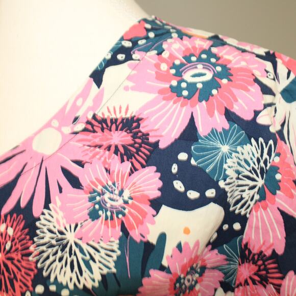 Zoe & Chloe Womens Scrub Top Sz M short sleeve Floral multicolor Cotton - Picture 3 of 7